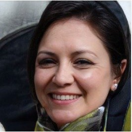 Dra. Marcela, – 36 anos