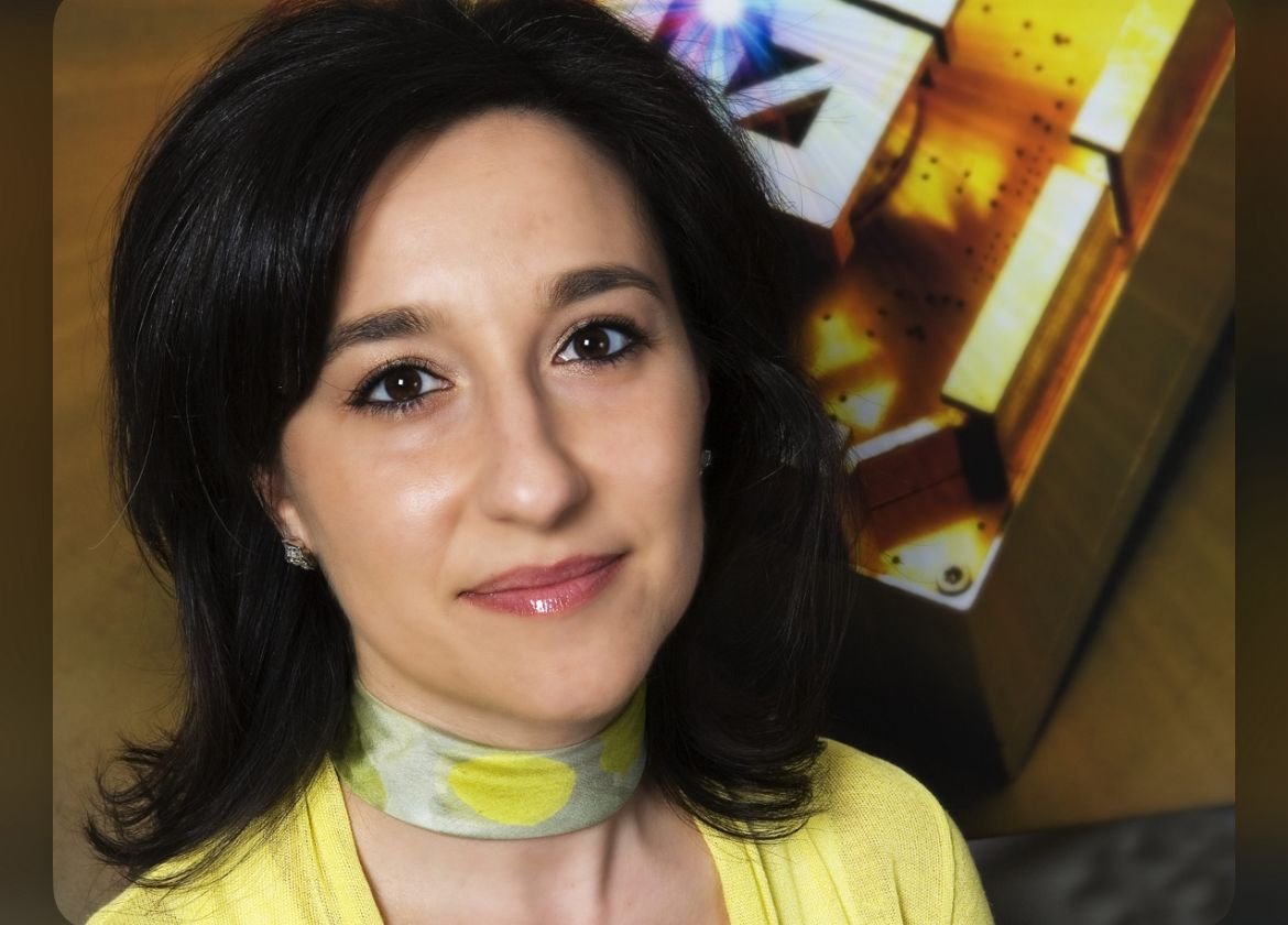 Dra. Aline, – 39 anos